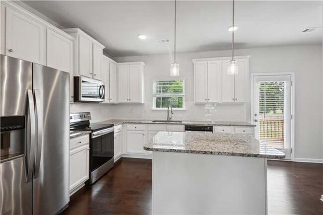 Building Photo - 4 Bedroom Townhome in Kennesaw