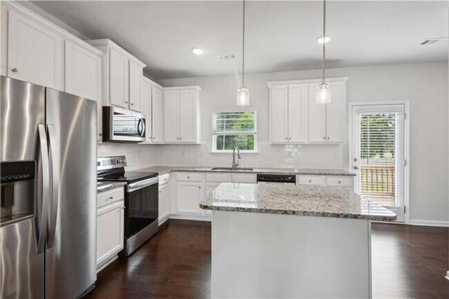 Foto del edificio - 4 Bedroom Townhome in Kennesaw
