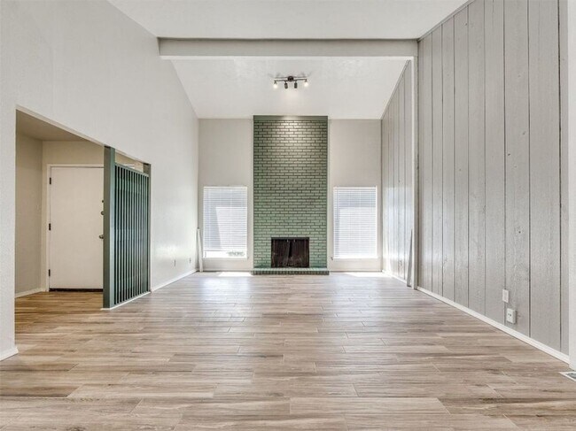 Foto del edificio - Updated 3 Bed 2 Bath In OKC