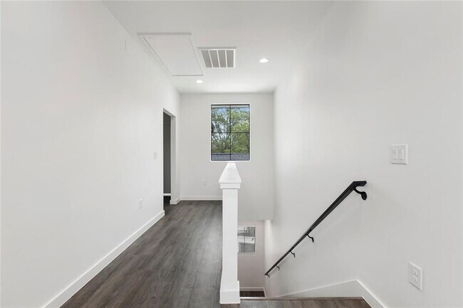 Building Photo - 7512 Delafield Ln