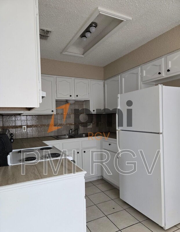 Building Photo - 2912 N 29th Ln