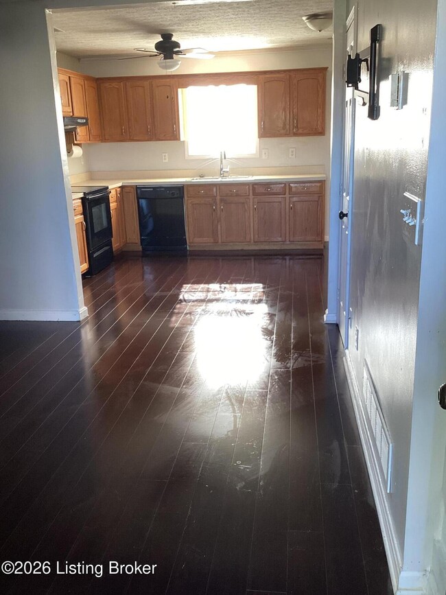 Building Photo - 110 Robert Ct