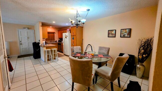 Foto del edificio - 1301 NW 12th Ave