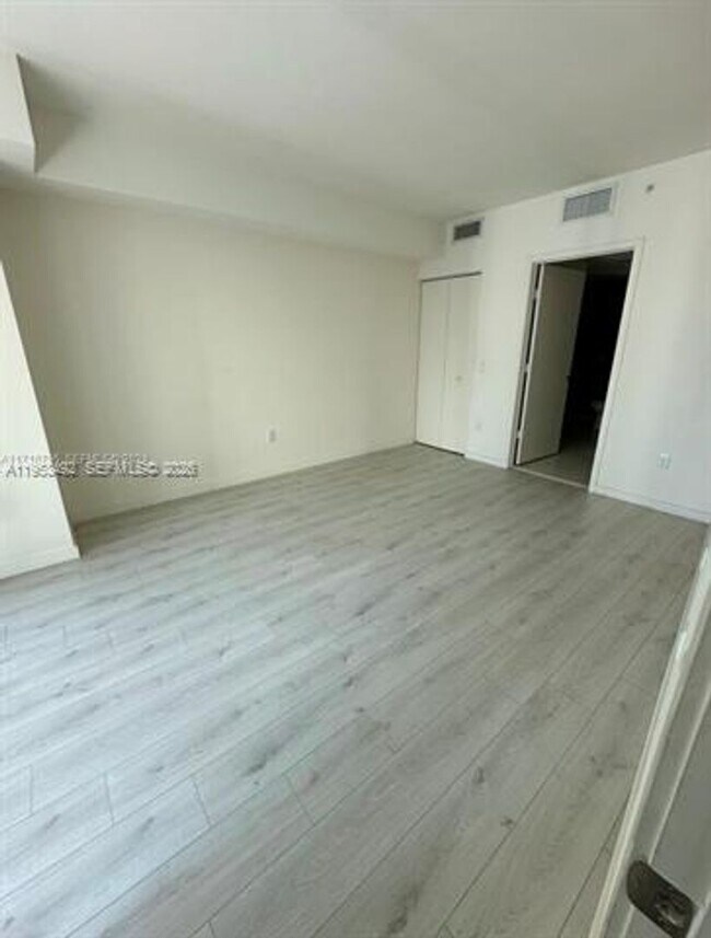 Foto del edificio - 1100 S Miami Ave