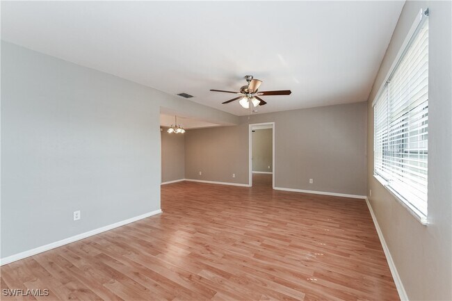 Foto del edificio - 8445 Winged Foot Dr