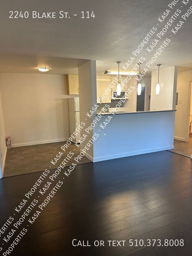 Foto del edificio - 2240 Blake St