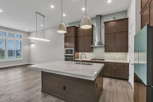 Foto del edificio - 459 Crestview Dr