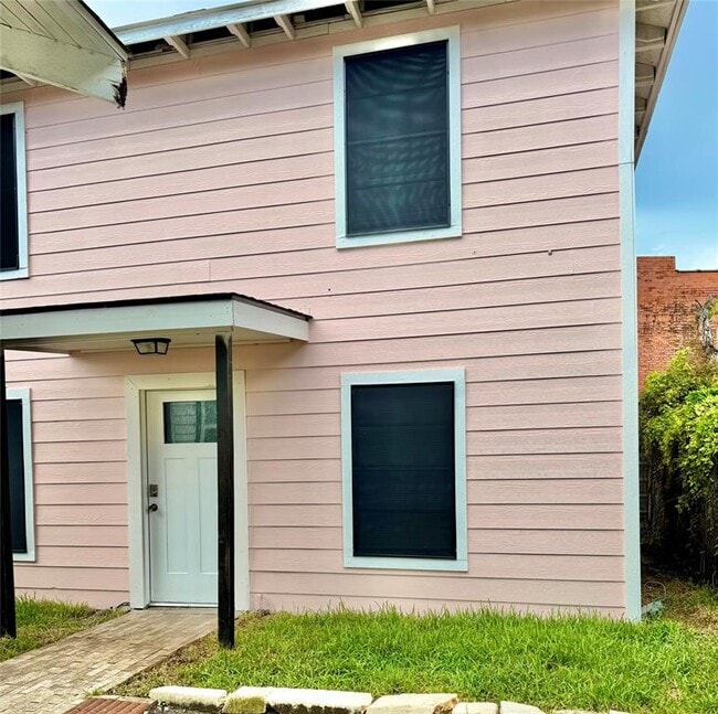 Building Photo - 4003 Rusk St