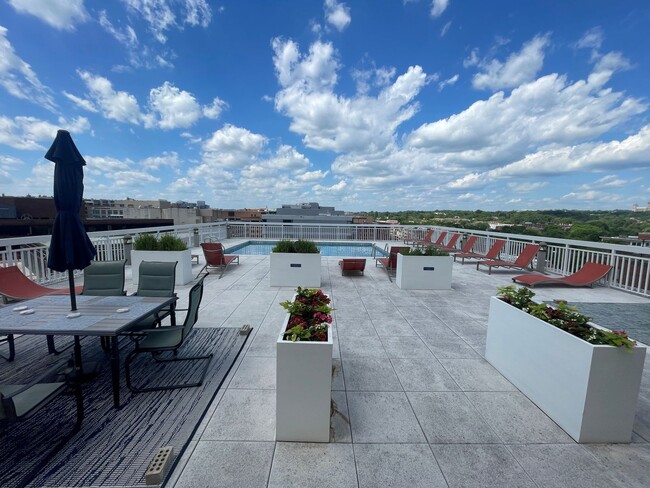 Building Photo - Amazing 1BR in DuPont - utilities included!