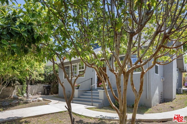 Foto del edificio - 1342 Mohawk St