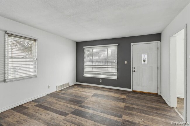 Building Photo - 8211 Artesian St