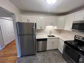 Building Photo - Brafferton Square Apartments