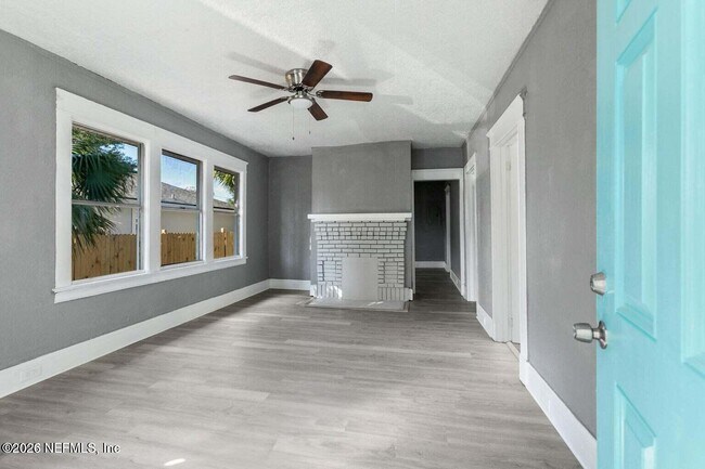Foto del edificio - 1711 E 27th St
