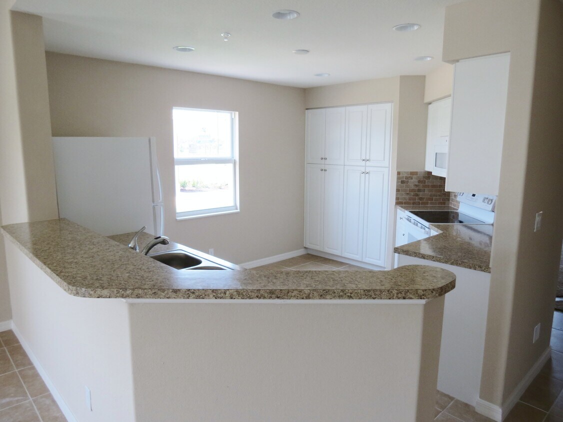 Palmesta Kitchen - 27420 Palmesta Cir