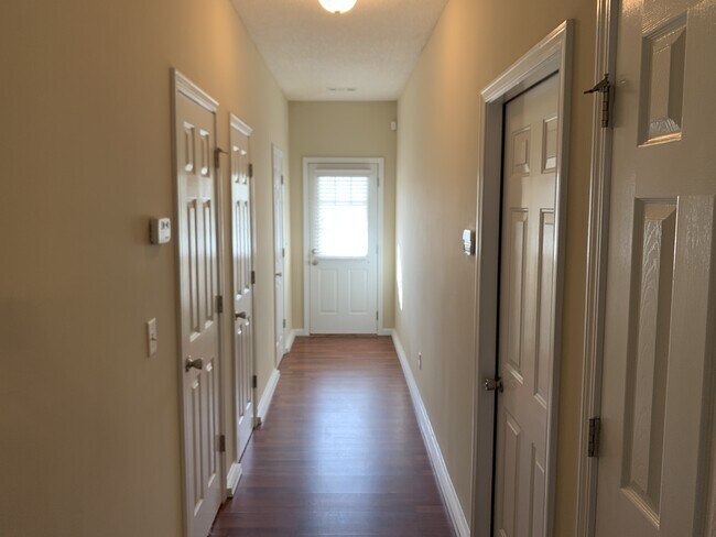 Building Photo - 2403 POLARIS Way SW