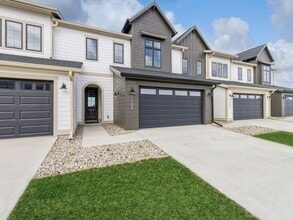 Building Photo - 2009 Lacey Dr