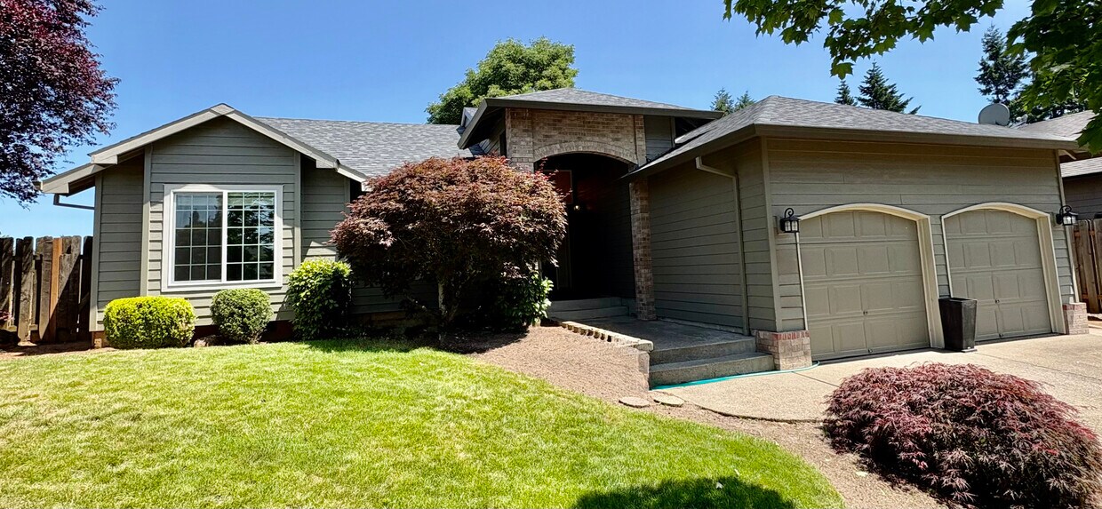 Foto principal - 18902 Highland Dr