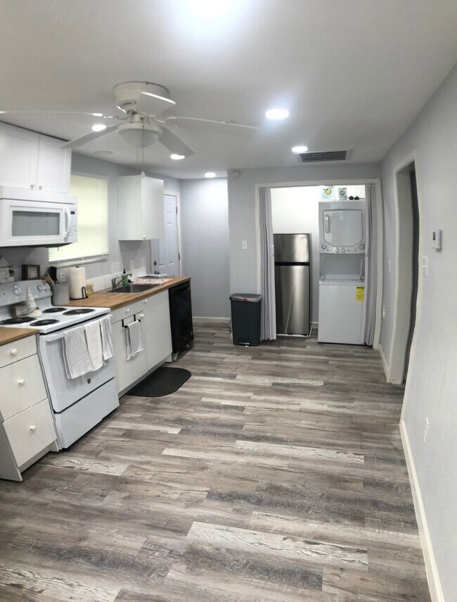 Foto del edificio - 208 E Magnolia St