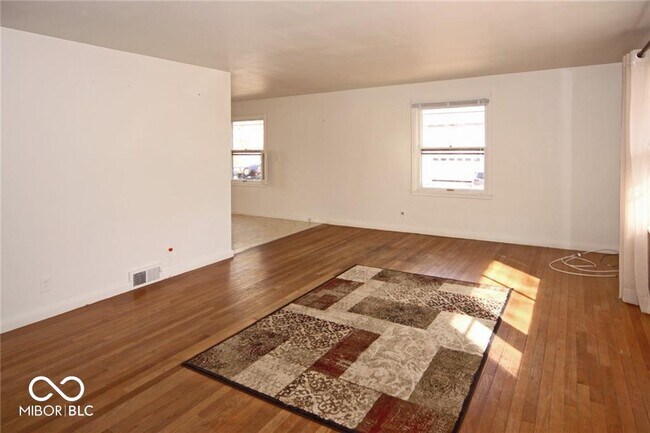 Foto del edificio - 210 W Sycamore St