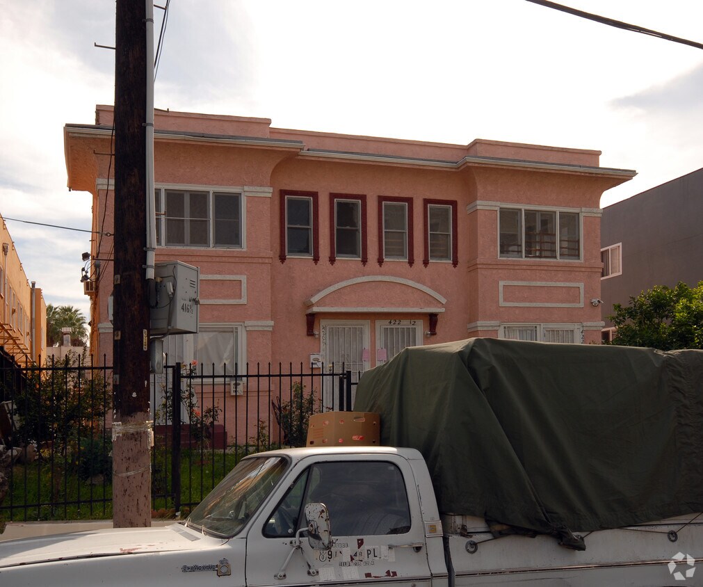 Foto del edificio - 420 S Grand View St