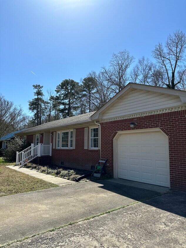 15394 Rollingwood Dr, Carrollton, VA 23314 House Rental in Carrollton