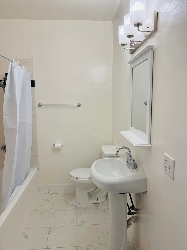 Foto del edificio - Pine and 9th Executive Suites, LLC