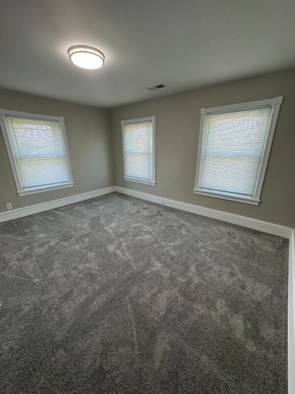 Building Photo - 107 Jansen Ave