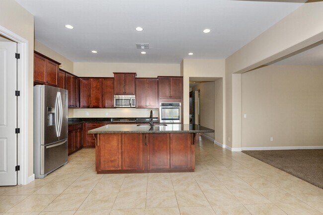 Foto del edificio - 453 Bloomingdale Dr