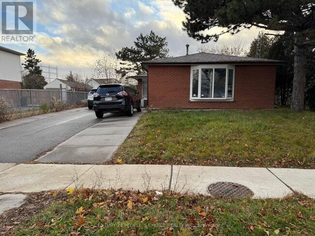 Building Photo - 28 Lynmont Rd