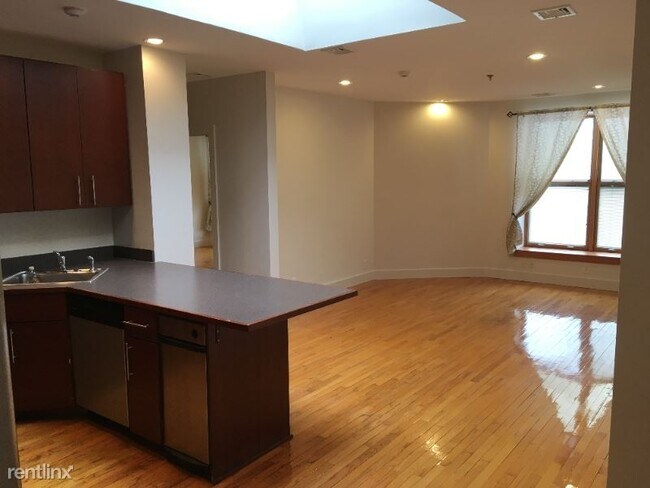 Building Photo - 523 2nd Ave