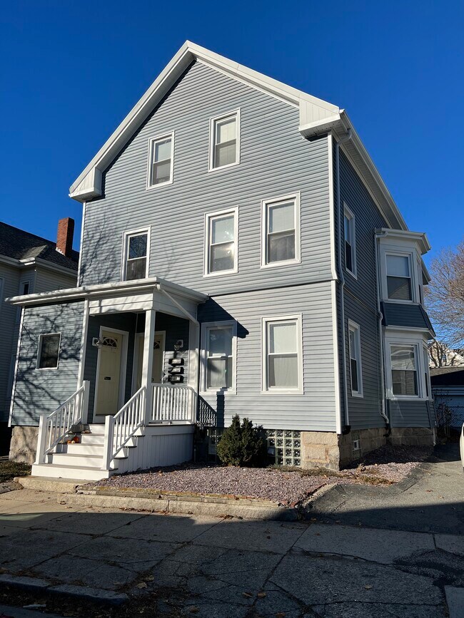 Casa - 167 Merrimac St