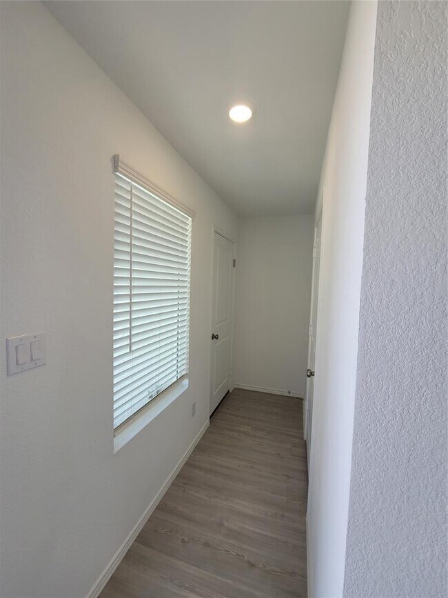 Foto del edificio - 105 Painted Night Rd