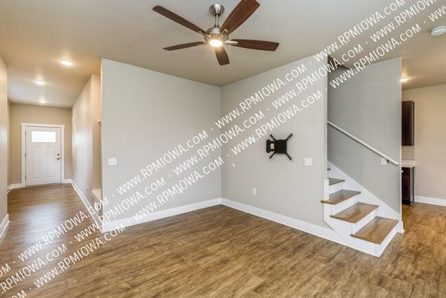 Building Photo - 2701 Bobcat Dr