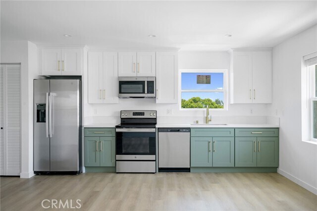 Foto del edificio - 842 E Cypress Ave