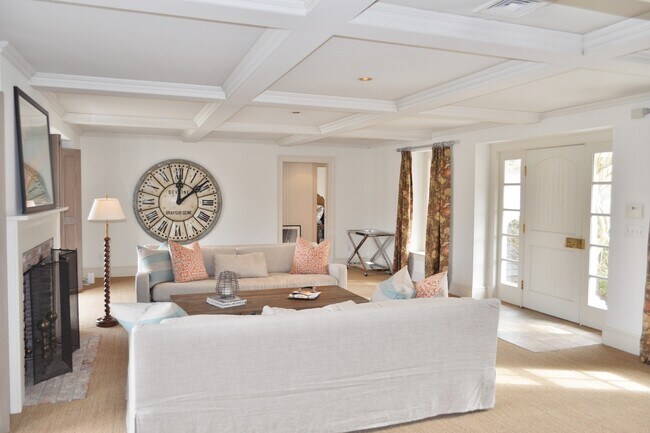 Foto del edificio - 70 Woods Ln