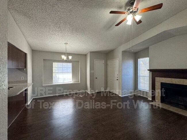 Foto del edificio - 5221 Carpenter Dr