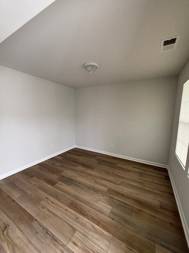 Building Photo - 364 Hardwick Dr