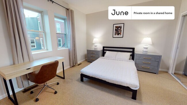 Foto del edificio - Private bedroom in 8 bed/5 bath Home