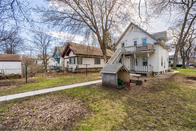 Building Photo - 3347 S 31st Ave
