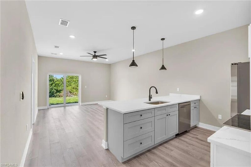Foto principal - 12210-12210 Tetzel Ave