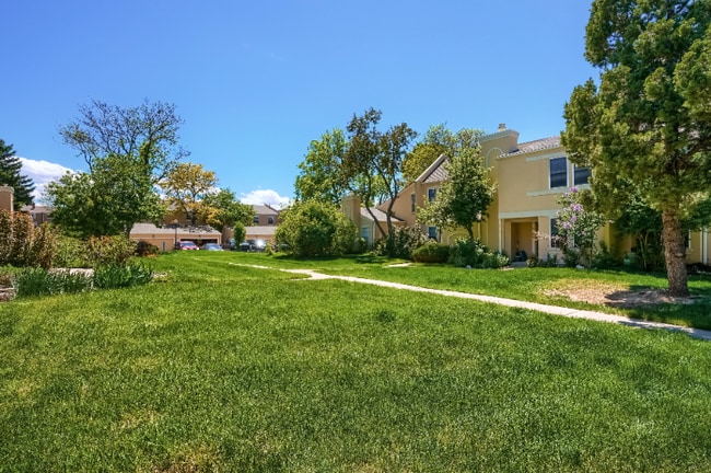 Building Photo - 13204 E Linvale Pl