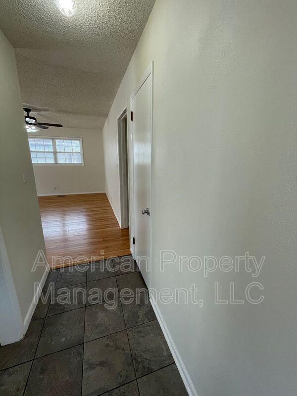Foto del edificio - 2907 S 67th E Ave