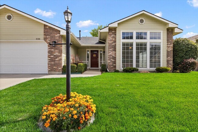 Foto del edificio - 2168 N Glennfield Way