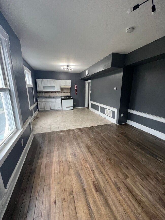 57 Fabyan Pl 2L - 56 Fabyan Pl