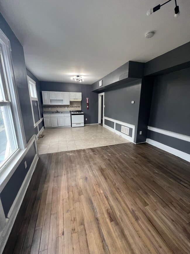 57 Fabyan Pl 2L - 56 Fabyan Pl