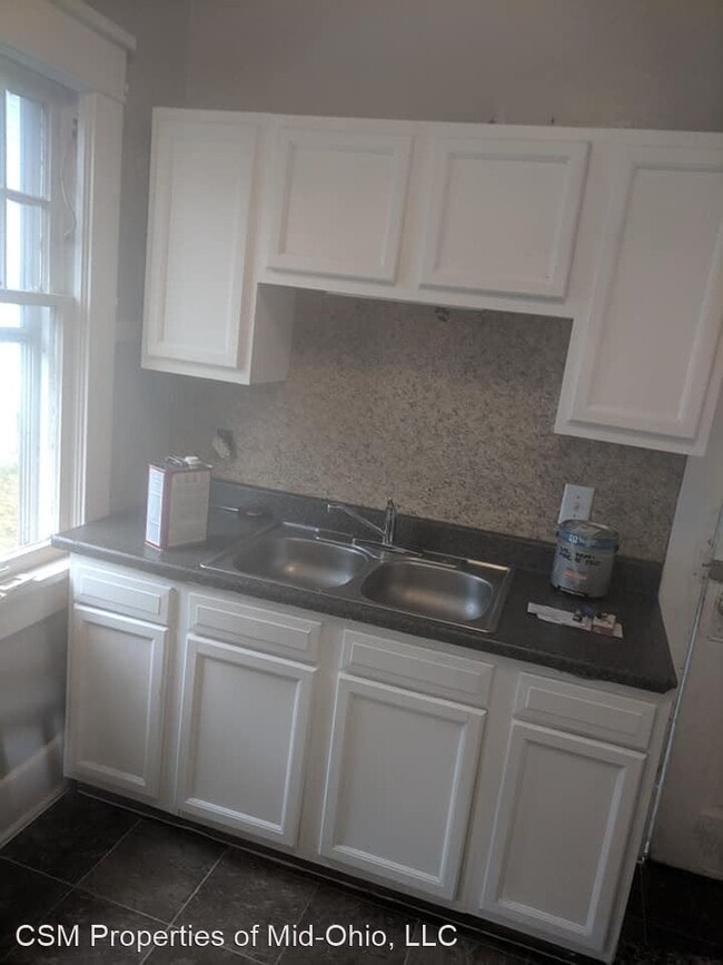 Building Photo - 3 br, 1 bath House - 631 W. Fourth St.