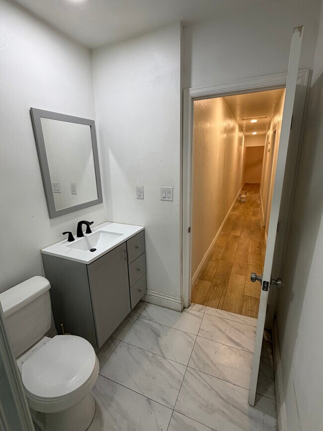 Foto del edificio - 1103 E Princeton St