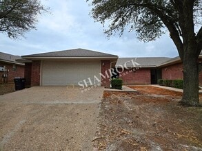 Building Photo - 10101 Cordoba Ct