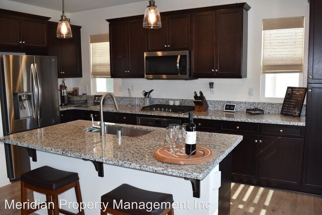 Building Photo - 3 br, 2.5 bath House - 13123 Beacon View Ln