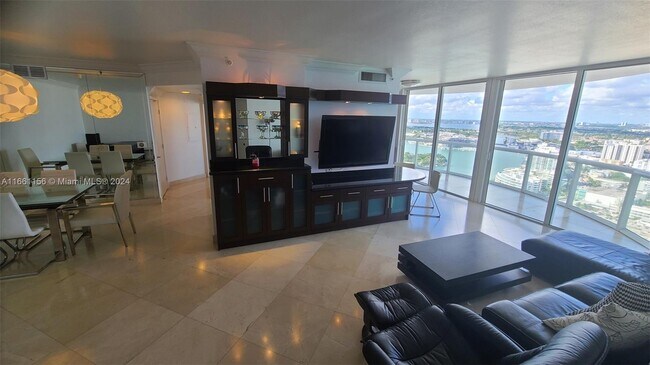Foto del edificio - 6365 Collins Ave
